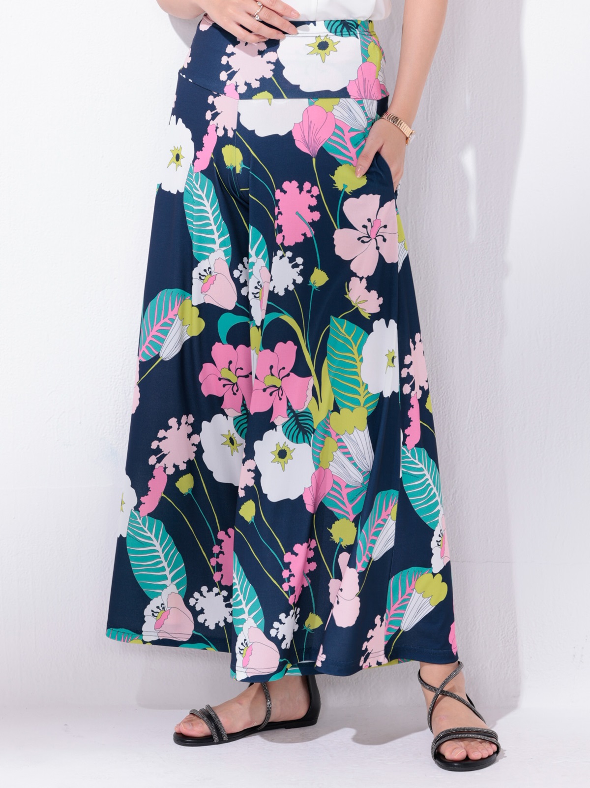 軽やかに揺れて、きちんと映える。 / ガウチョパンツ特集