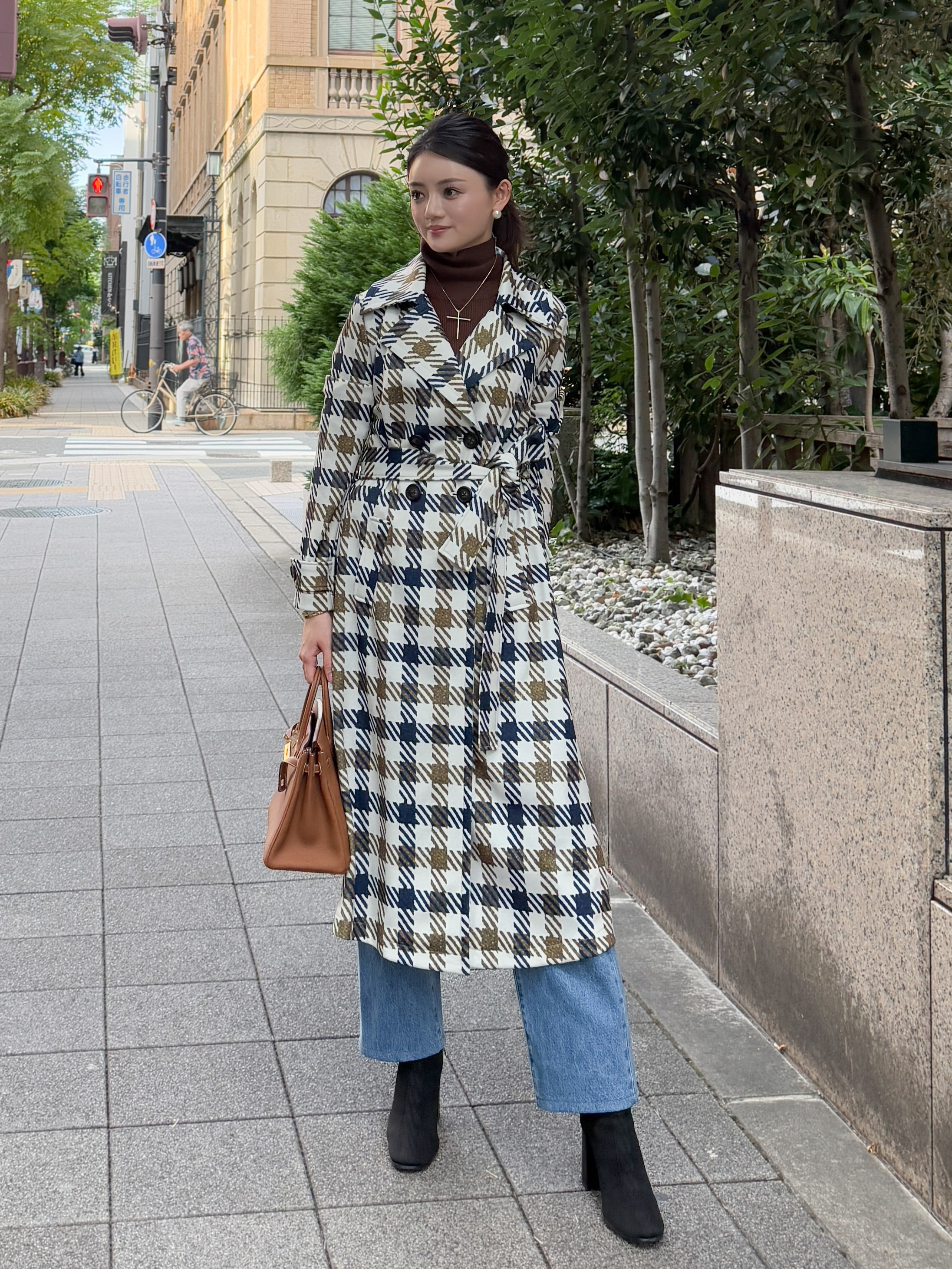 LOOK2-1