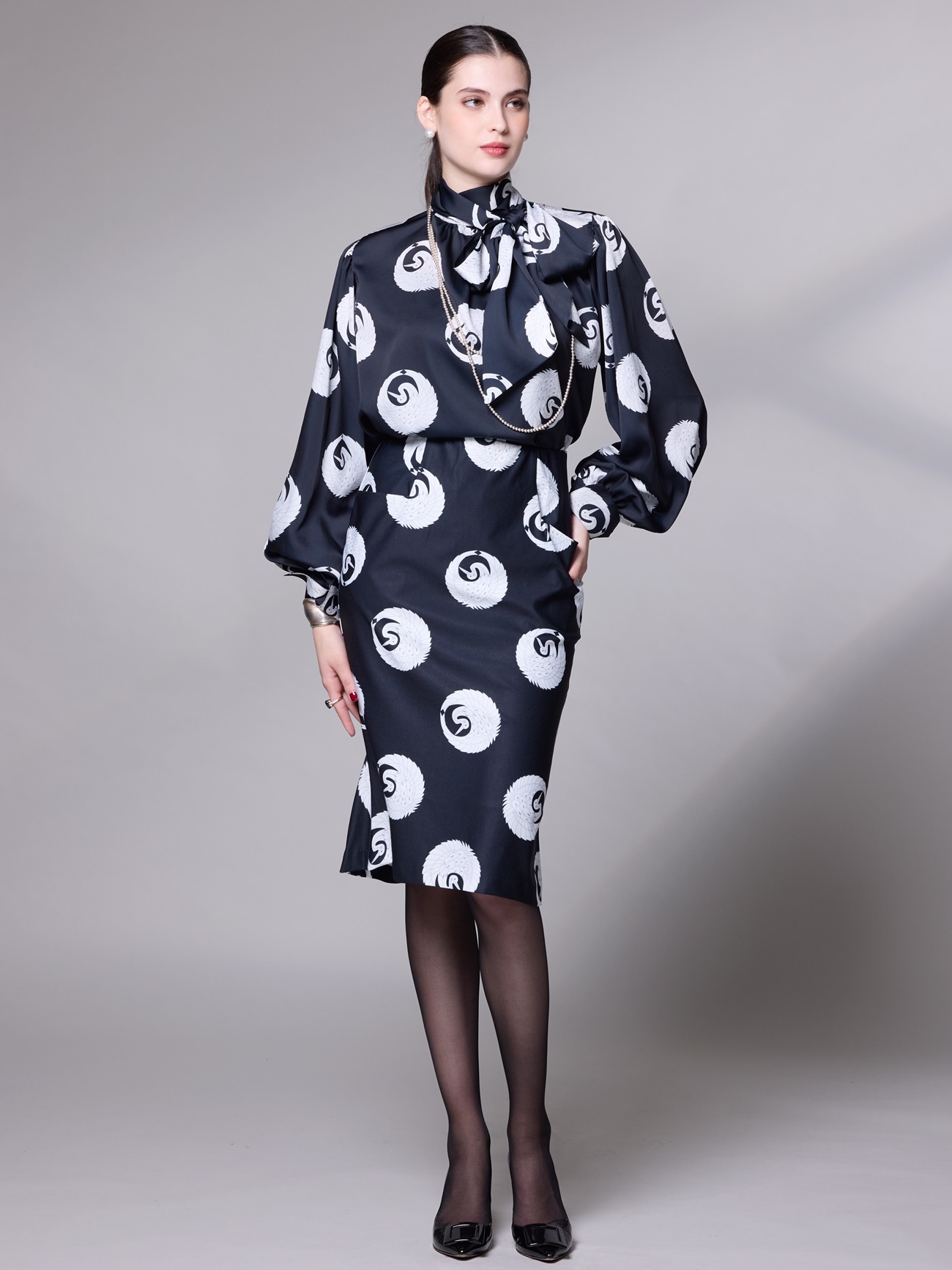 BLOUSE 全身