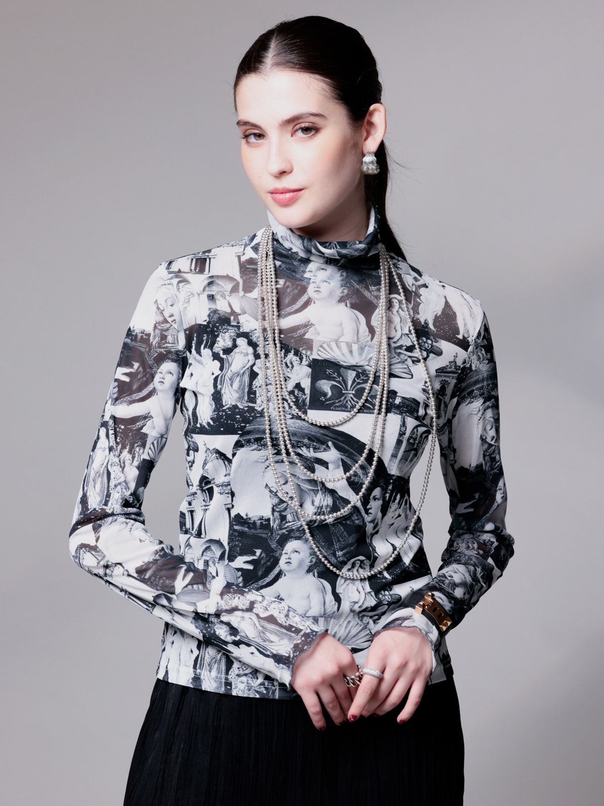 SHEER HIGH-NECK 全身