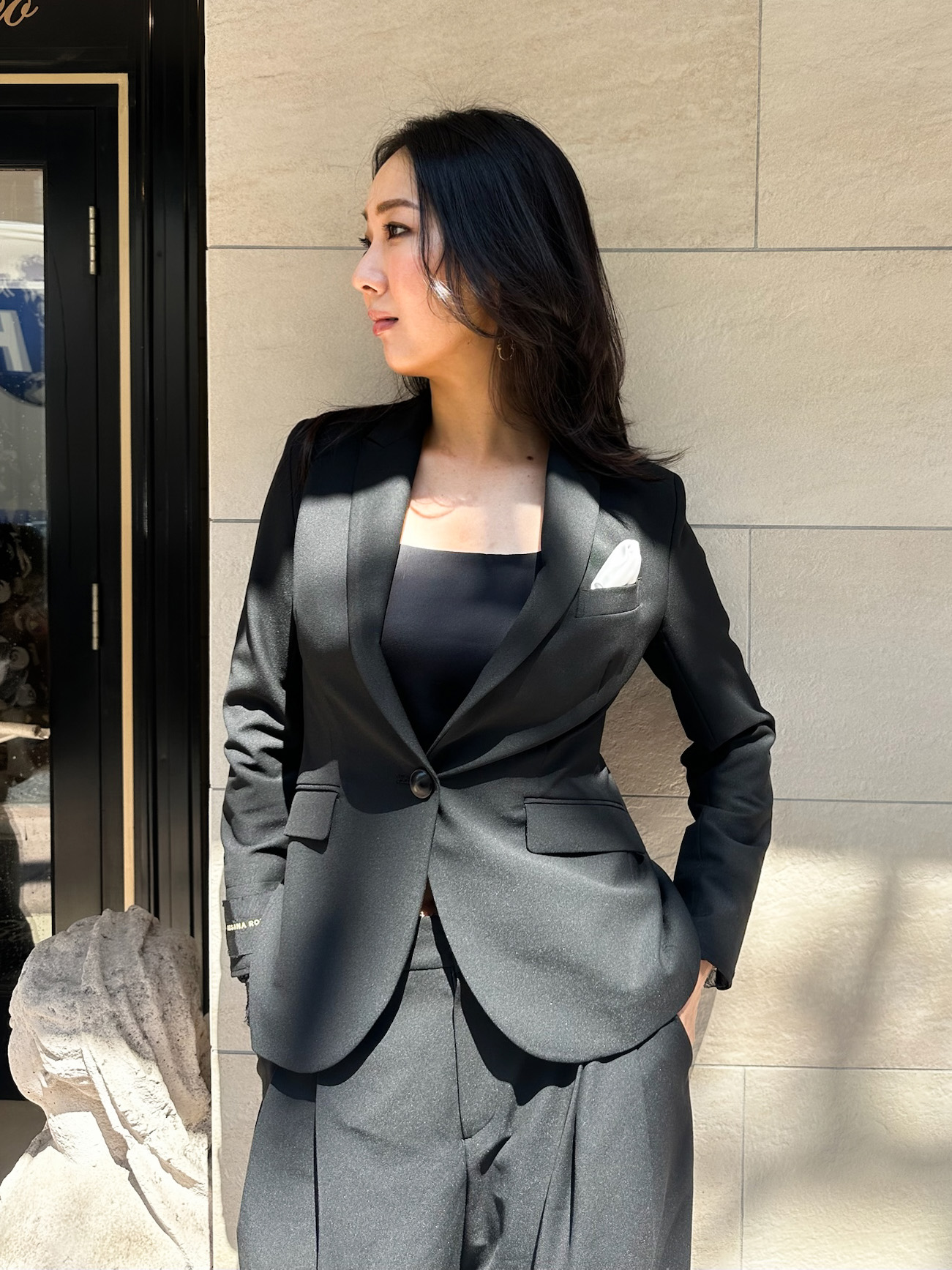 美品REGINA ROMANTICO ブラックパンツスーツ 上34 下36 豹 美品REGINA ROMANTICO ブラックパンツスーツ 上34 下36 豹 - メルカリ