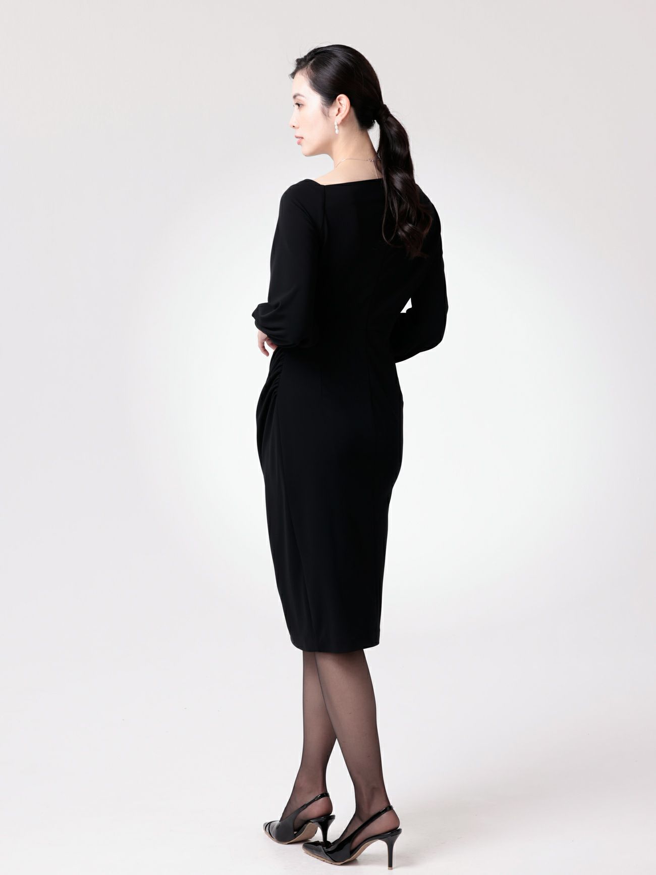 ショルダーカット ワンピース ブラック | REGINA ROMANTICO（レジ
