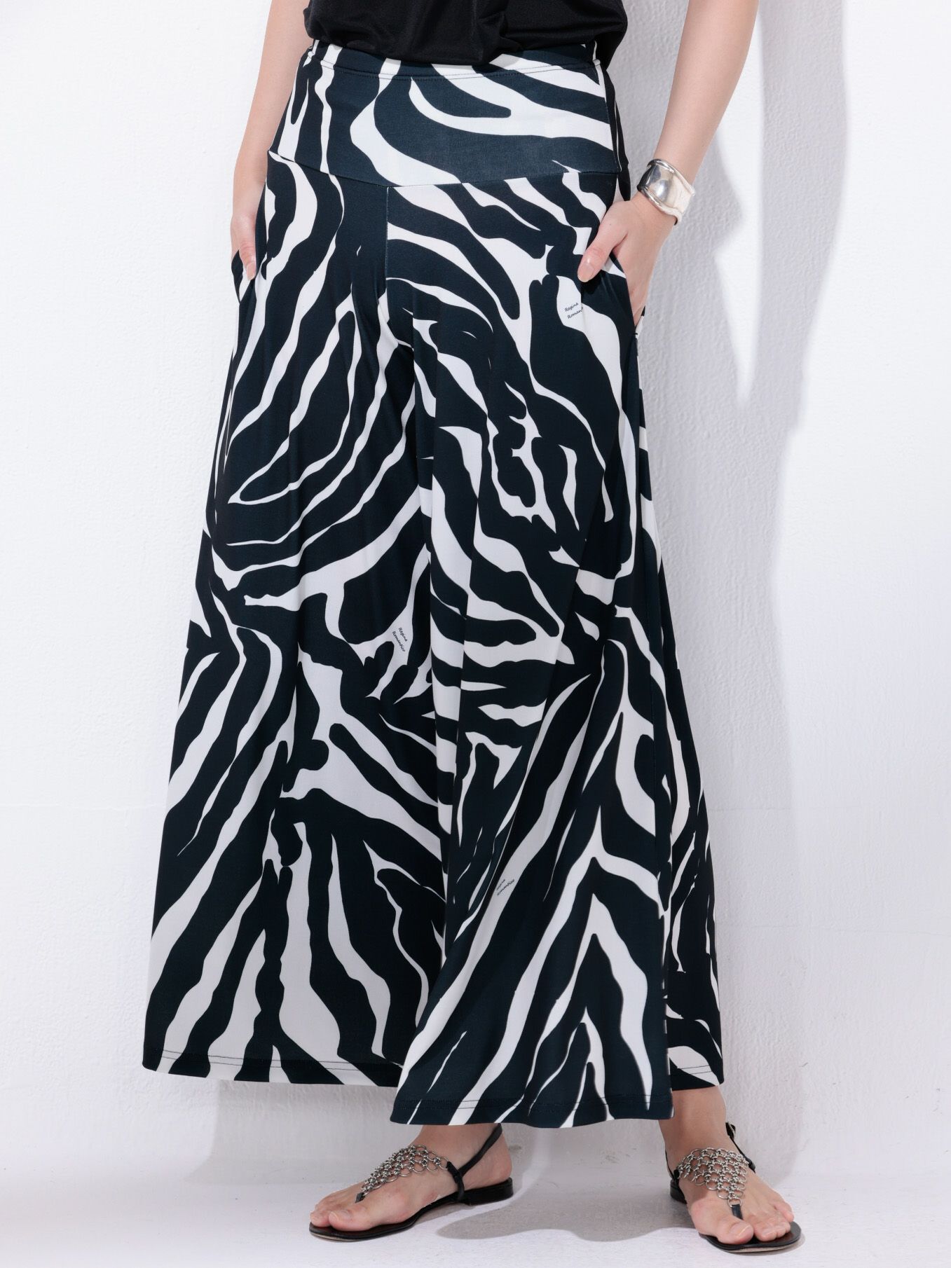 ゼブラ柄ガウチョパンツ | REGINA ROMANTICO（レジィーナロマンティコ