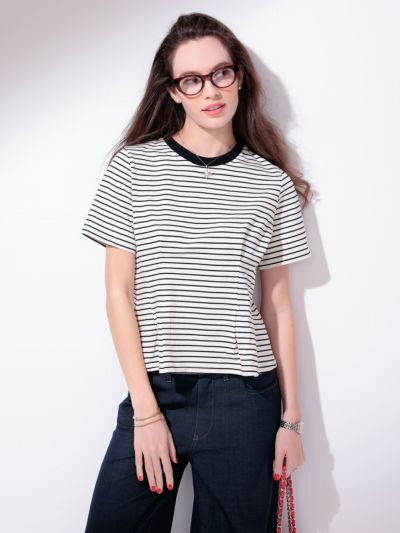 タックTシャツ